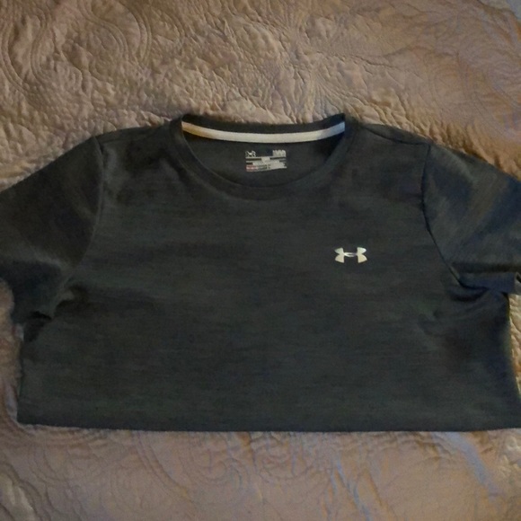 UA LOOSE FIT TEE - Picture 4 of 4